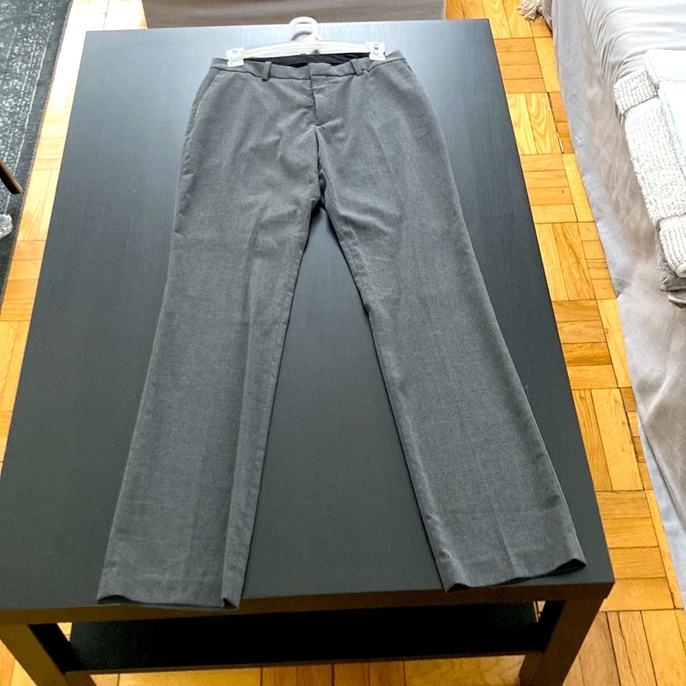 NWOT Uniqlo Grey Business Pants Size 2